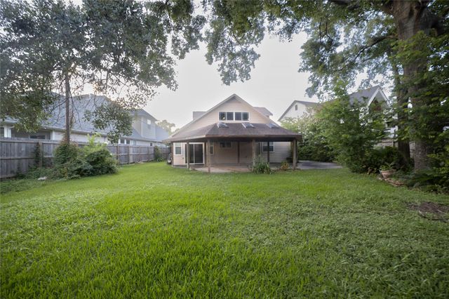 1107 Du Barry Lane, Houston, TX 77018