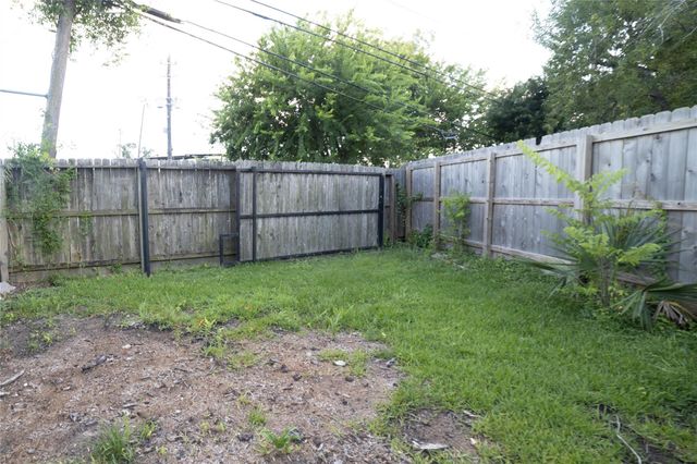 1107 Du Barry Lane, Houston, TX 77018