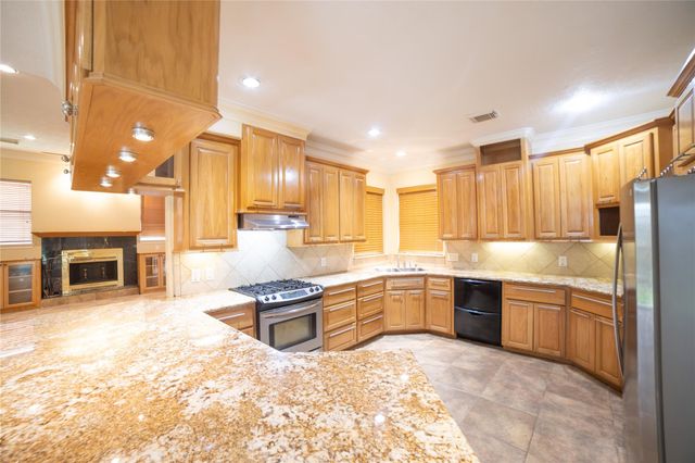 1107 Du Barry Lane, Houston, TX 77018