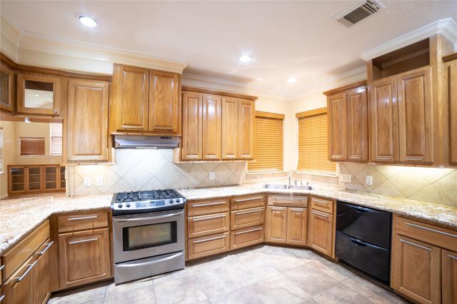 1107 Du Barry Lane, Houston, TX 77018