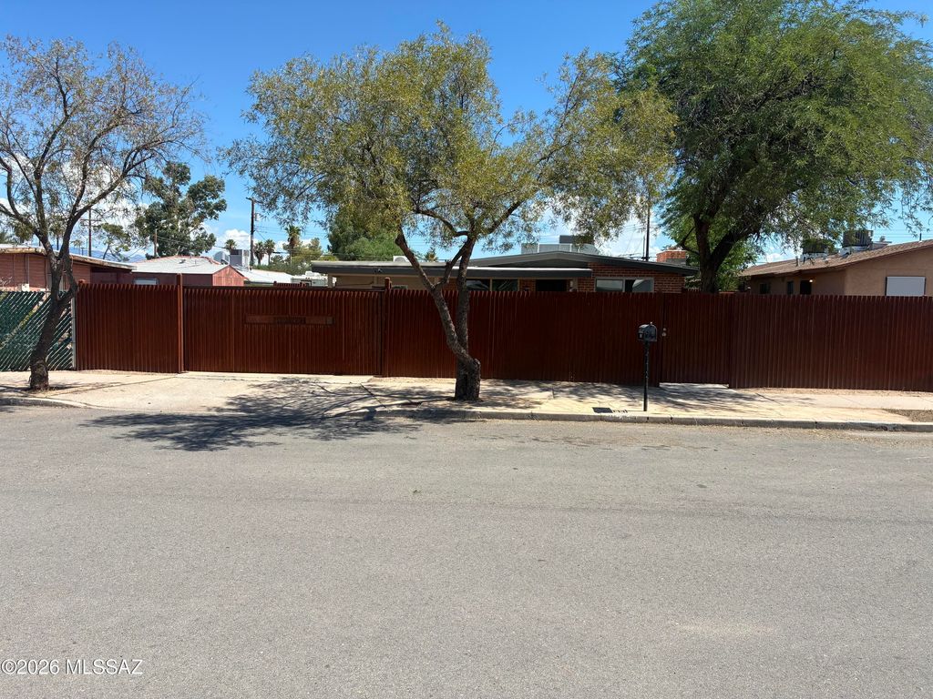 248 N Melrose Avenue, Tucson, AZ 85745