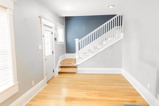 939 Saint John Street, Elgin, IL 60120