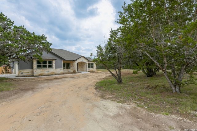 490 North Star Dr, Bandera, TX 78003