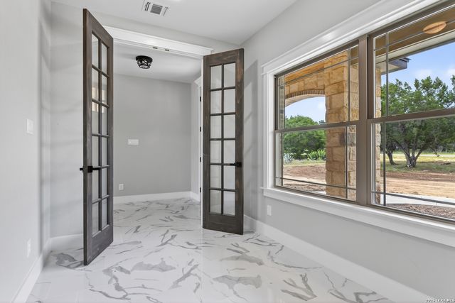 490 North Star Dr, Bandera, TX 78003