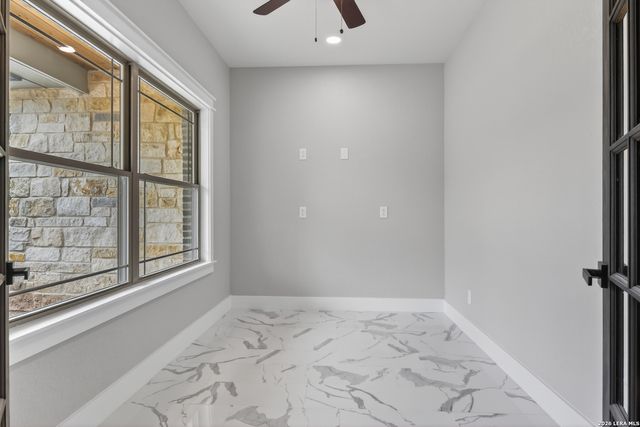 490 North Star Dr, Bandera, TX 78003