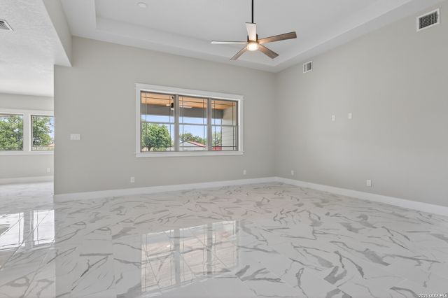 490 North Star Dr, Bandera, TX 78003