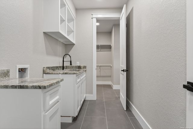 490 North Star Dr, Bandera, TX 78003