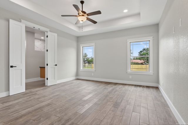 490 North Star Dr, Bandera, TX 78003