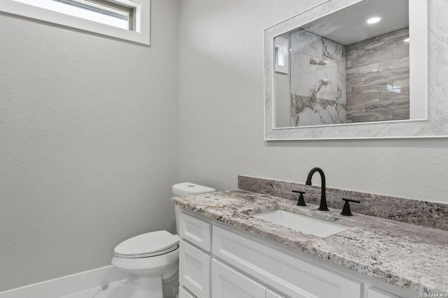 490 North Star Dr, Bandera, TX 78003