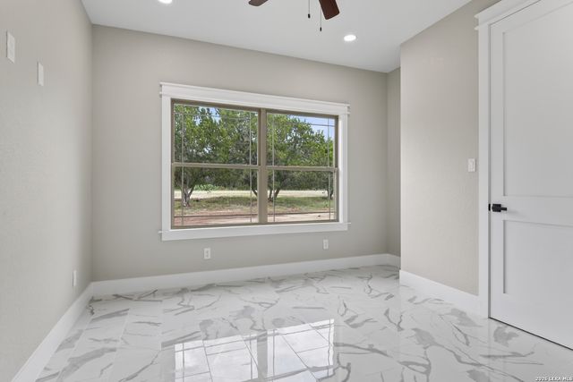 490 North Star Dr, Bandera, TX 78003