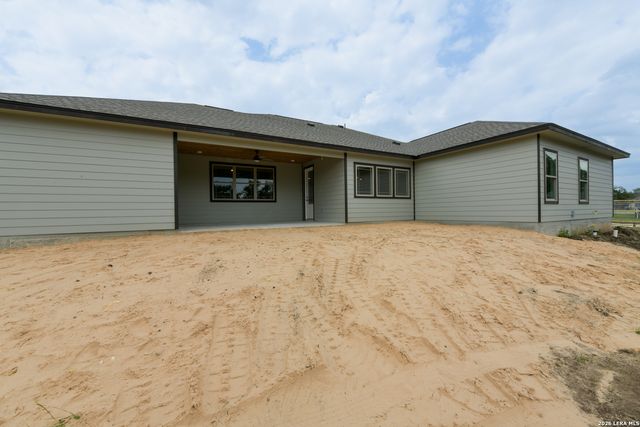490 North Star Dr, Bandera, TX 78003