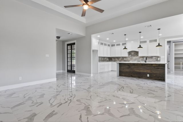 490 North Star Dr, Bandera, TX 78003