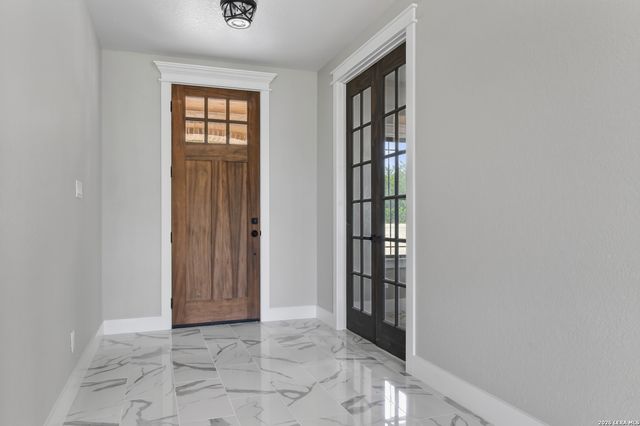 490 North Star Dr, Bandera, TX 78003