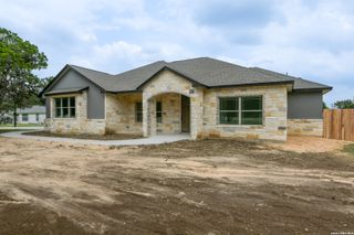 490 North Star Dr, Bandera, TX 78003