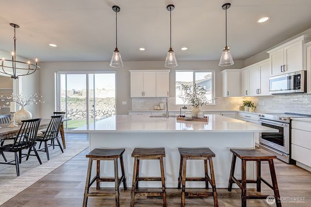 651 S Juli Avenue, East Wenatchee, WA 98802