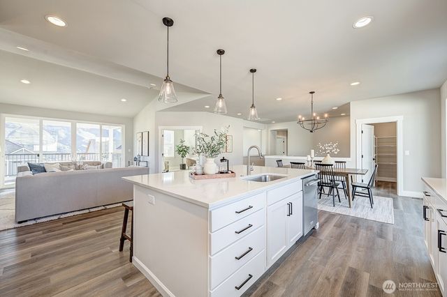 651 S Juli Avenue, East Wenatchee, WA 98802