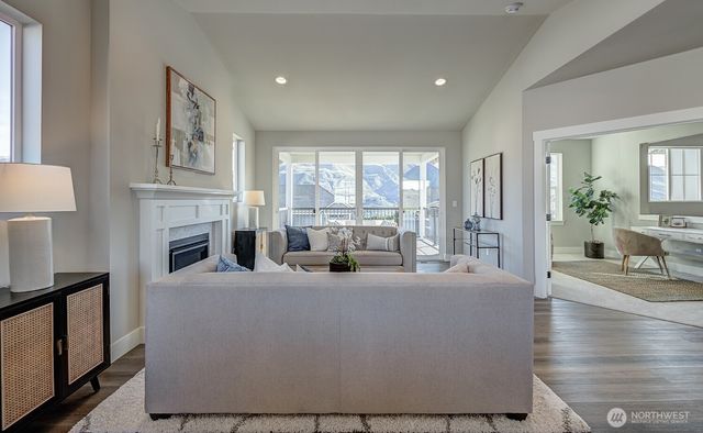 651 S Juli Avenue, East Wenatchee, WA 98802