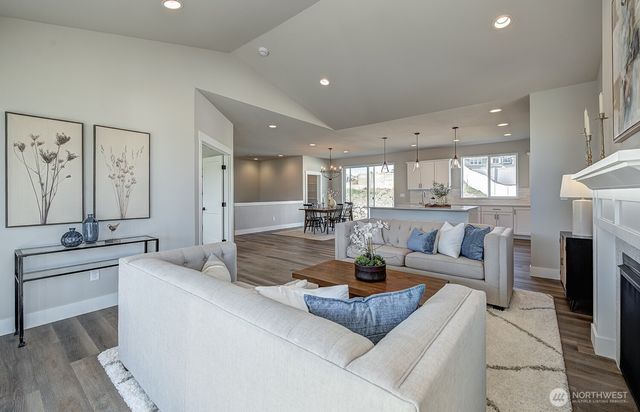 651 S Juli Avenue, East Wenatchee, WA 98802