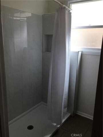 2710 Raymond Avenue, Los Angeles, CA 90007