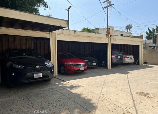 2710 Raymond Avenue, Los Angeles, CA 90007