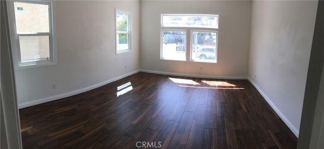 2710 Raymond Avenue, Los Angeles, CA 90007