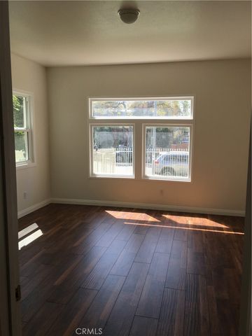 2710 Raymond Avenue, Los Angeles, CA 90007
