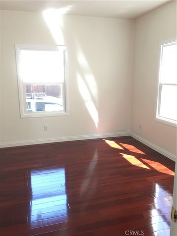 2710 Raymond Avenue, Los Angeles, CA 90007