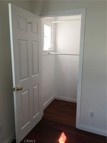 2710 Raymond Avenue, Los Angeles, CA 90007