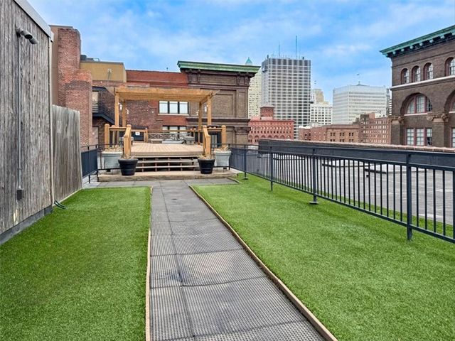 308 W 8th Street 712, Kansas City, MO 64105