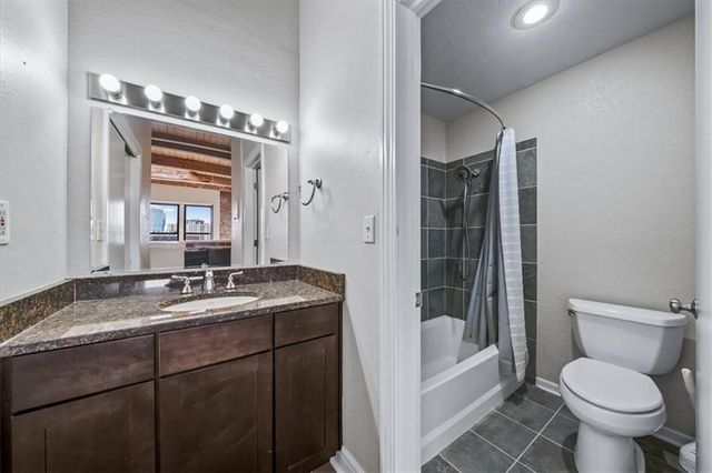 308 W 8th Street 712, Kansas City, MO 64105