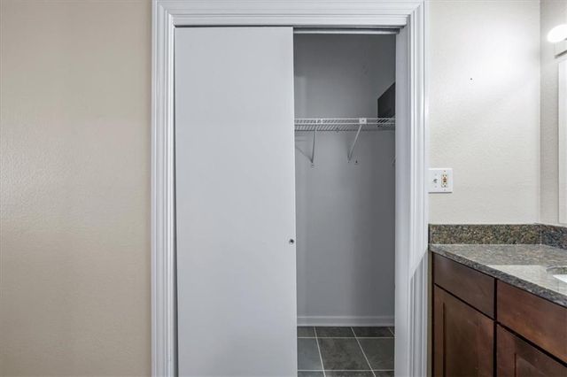 308 W 8th Street 712, Kansas City, MO 64105
