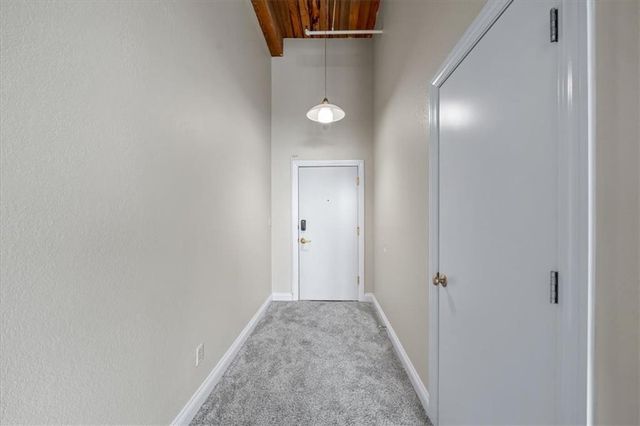 308 W 8th Street 712, Kansas City, MO 64105