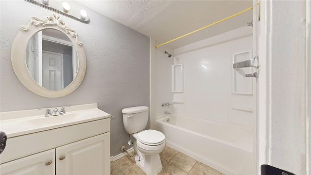 3233 Chancellorsville Drive, Forest Hill, TX 76140