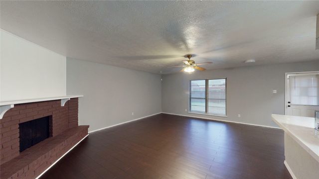 3233 Chancellorsville Drive, Forest Hill, TX 76140