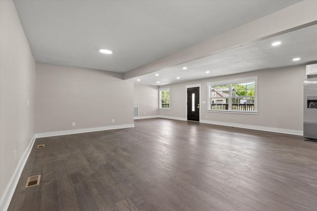325 10th Street W, Jasper, TN 37347