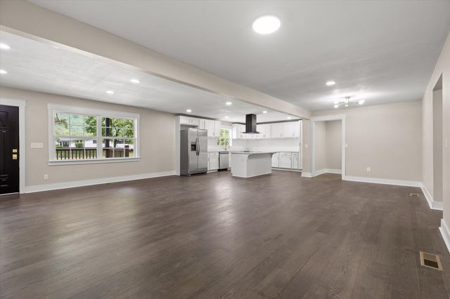 325 10th Street W, Jasper, TN 37347