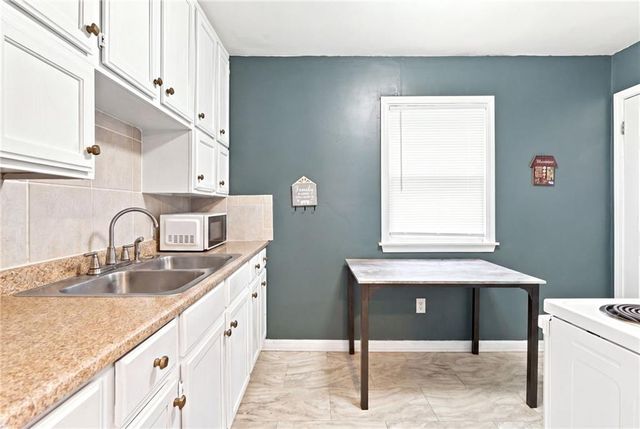 4014 Monroe Avenue, Kansas City, MO 64130