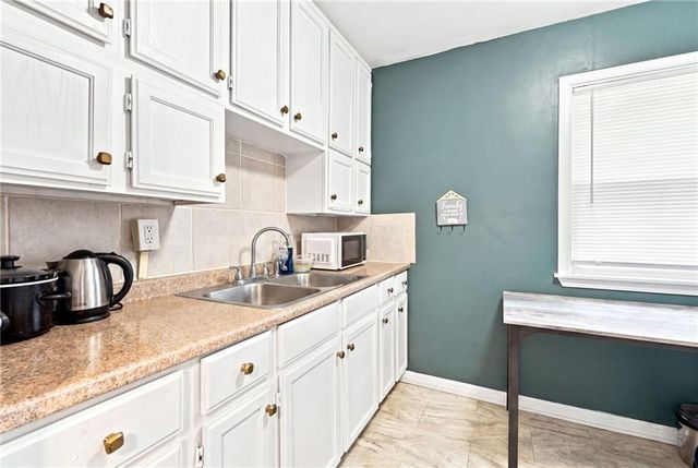 4014 Monroe Avenue, Kansas City, MO 64130