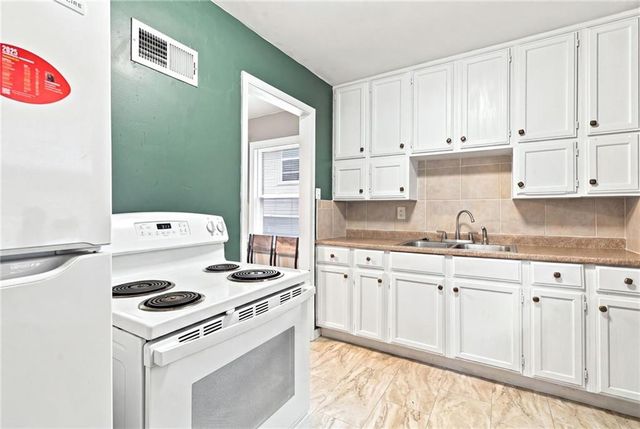 4014 Monroe Avenue, Kansas City, MO 64130