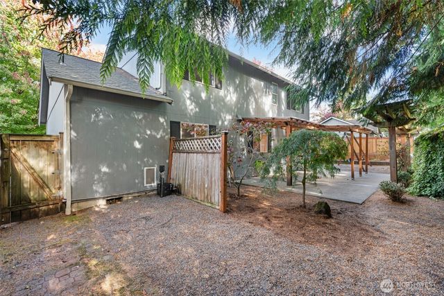3721 30th Avenue SE, Olympia, WA 98501