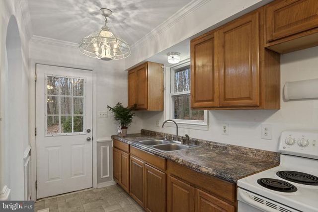 11013 FOREST HOLLOW DR, Bumpass, VA 23024