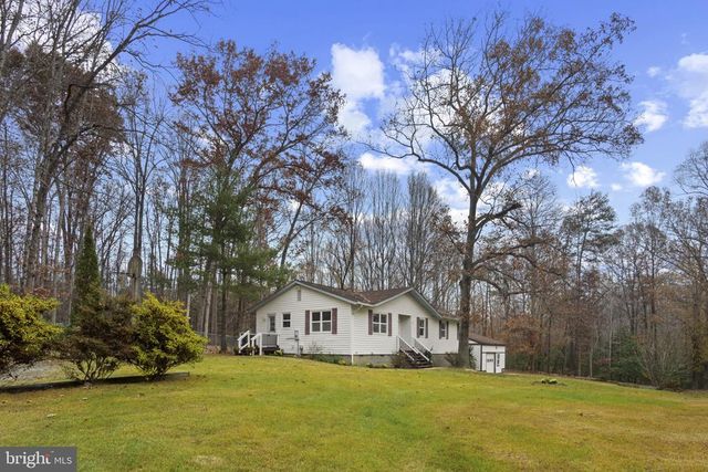 11013 FOREST HOLLOW DR, Bumpass, VA 23024
