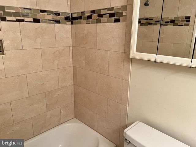 2902 KINGS CHAPEL RD #9, Falls Church, VA 22042