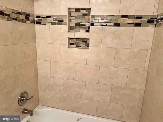 2902 KINGS CHAPEL RD #9, Falls Church, VA 22042