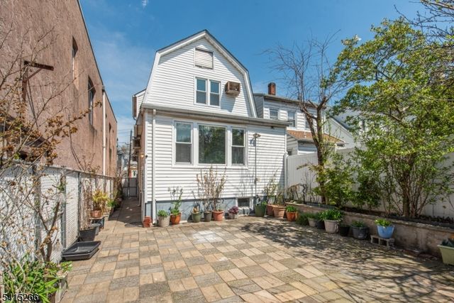 136 W 56Th St, Bayonne City, NJ 07002