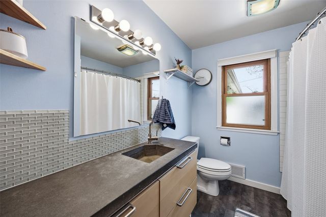 1472 Parkwood Drive SE, Cedar Rapids, IA 52403