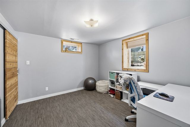 1472 Parkwood Drive SE, Cedar Rapids, IA 52403