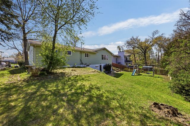 1472 Parkwood Drive SE, Cedar Rapids, IA 52403