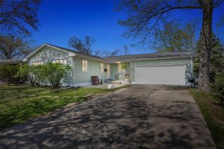 1472 Parkwood Drive SE, Cedar Rapids, IA 52403