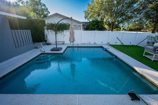 9807 WEDGEWOOD LANE, Leesburg, FL 34788